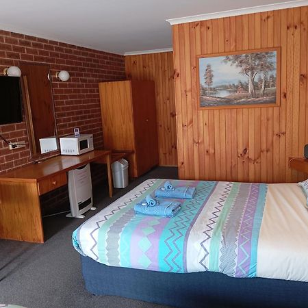 Orbost Country Road Motor Inn Bagian luar foto