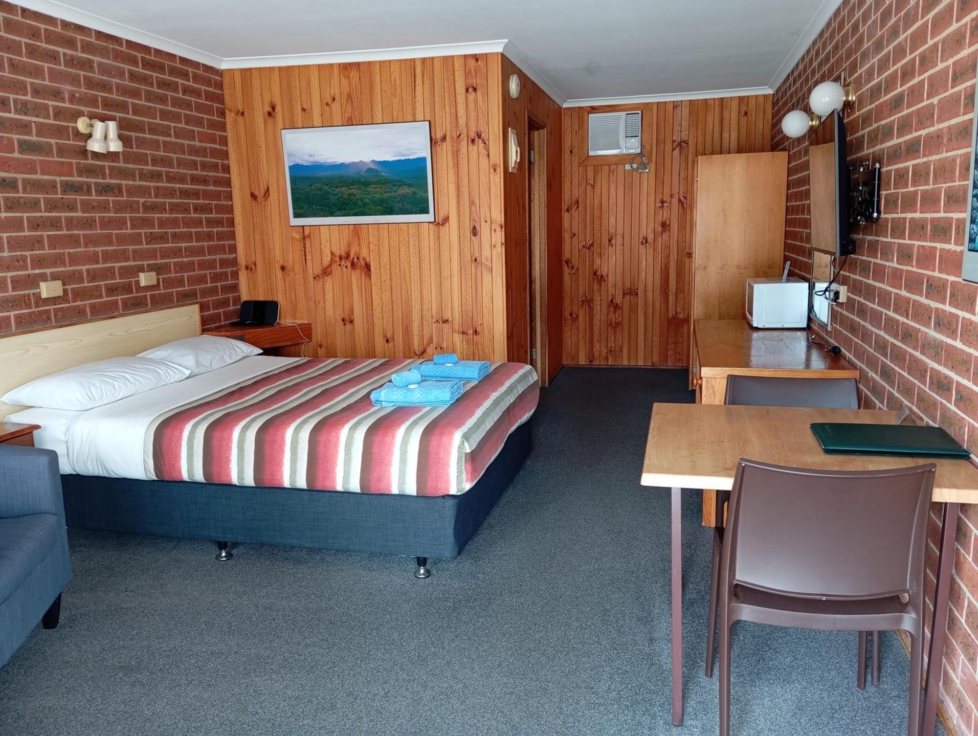 Orbost Country Road Motor Inn Bagian luar foto