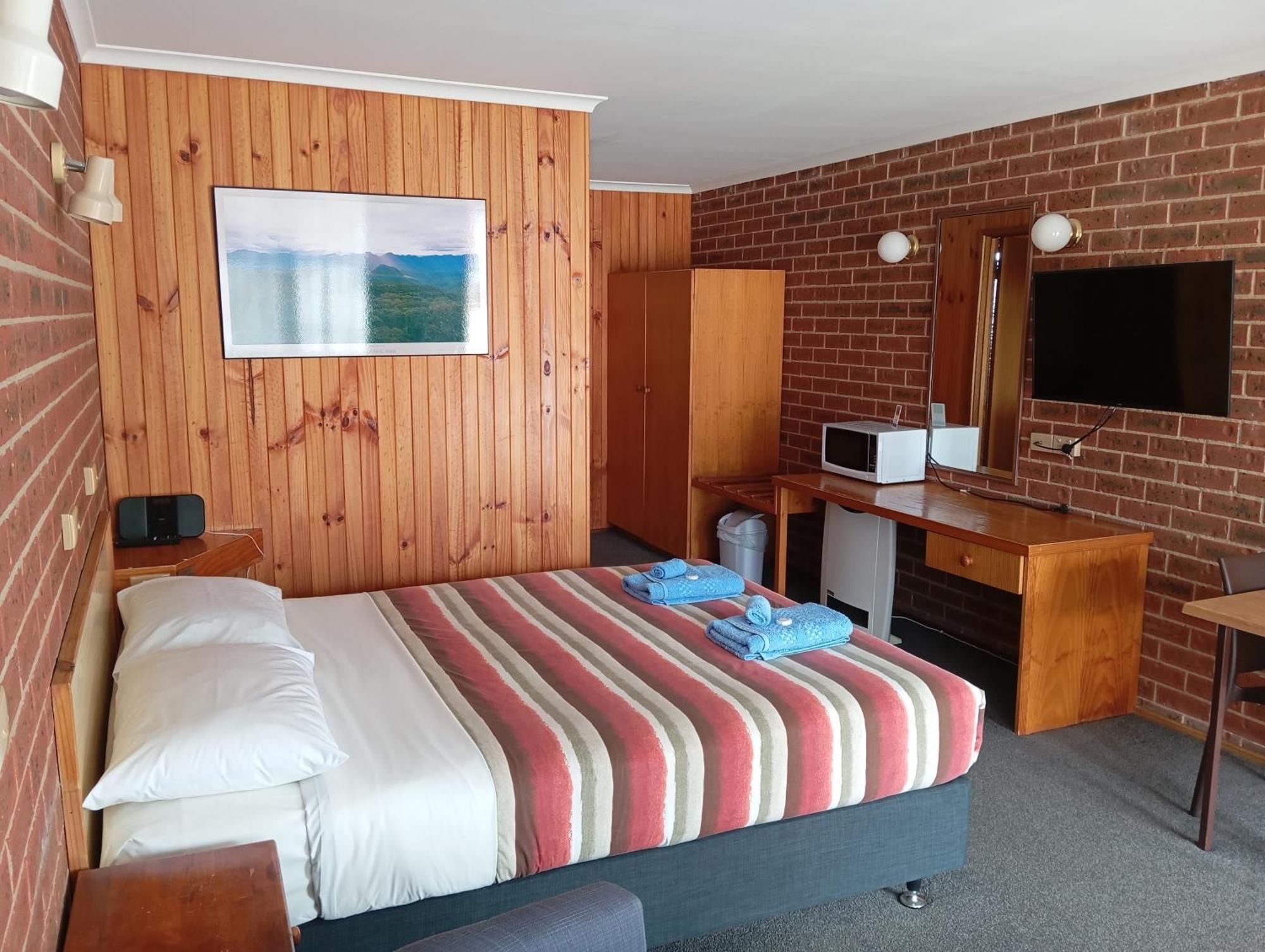 Orbost Country Road Motor Inn Bagian luar foto
