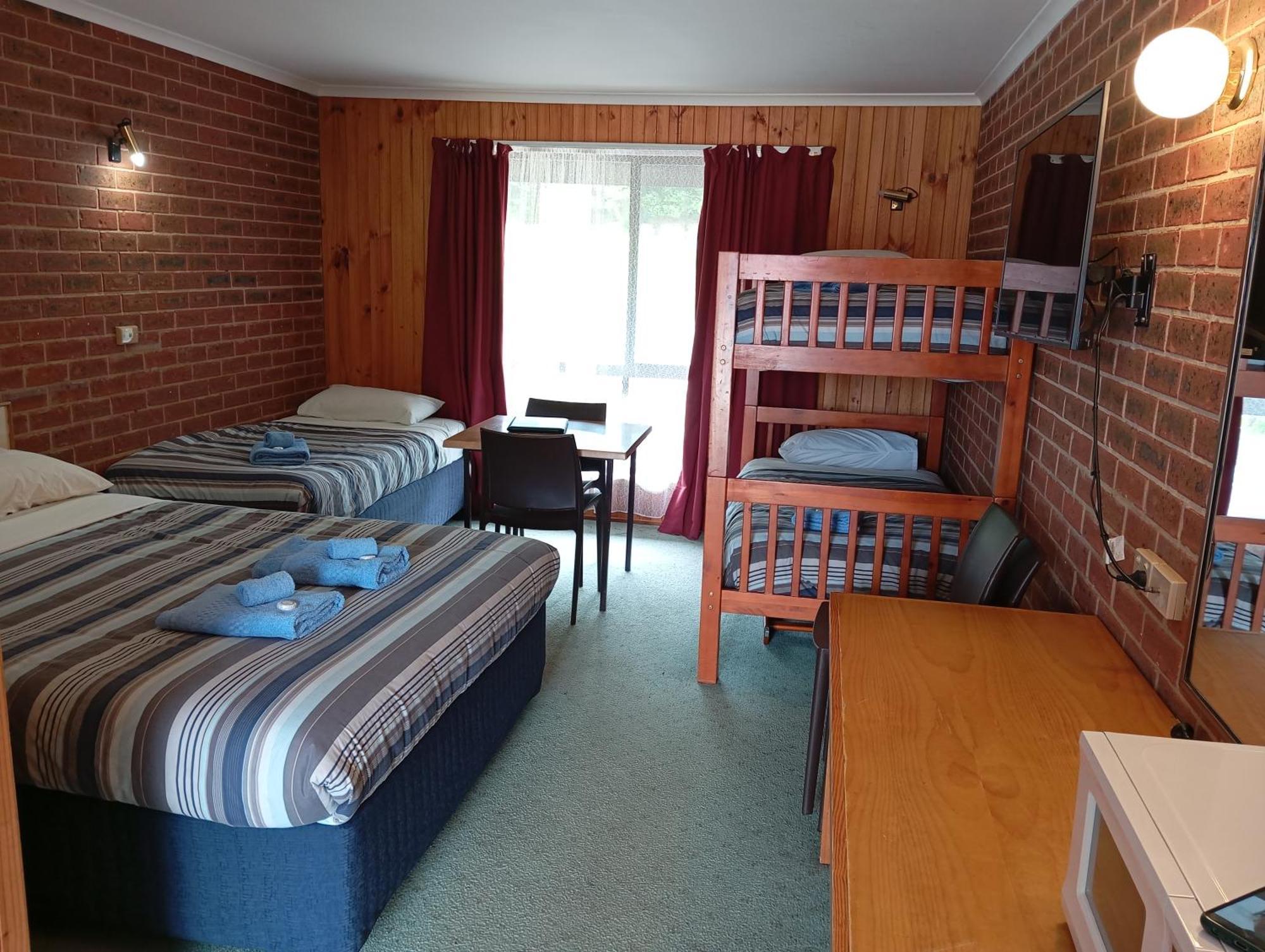 Orbost Country Road Motor Inn Bagian luar foto