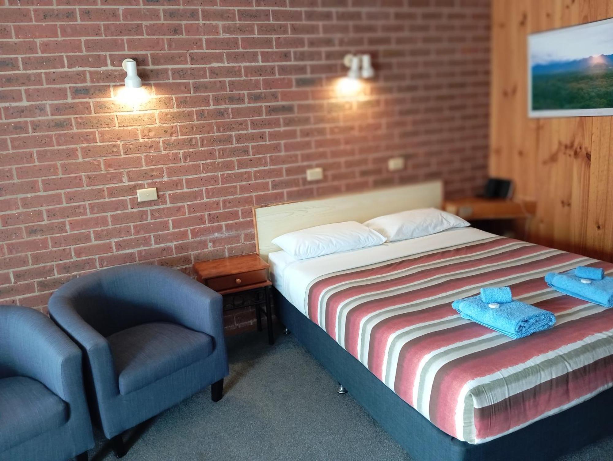 Orbost Country Road Motor Inn Bagian luar foto