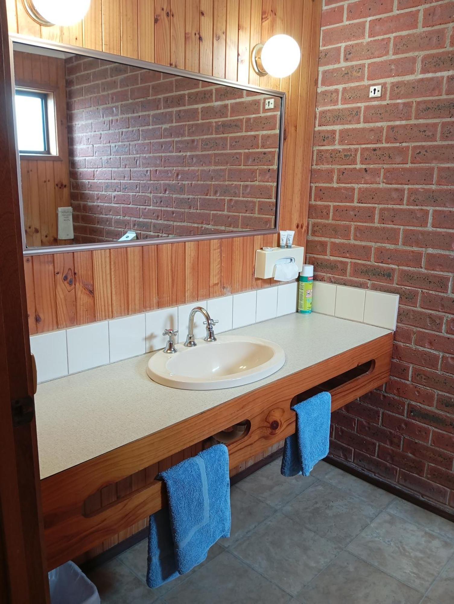 Orbost Country Road Motor Inn Bagian luar foto