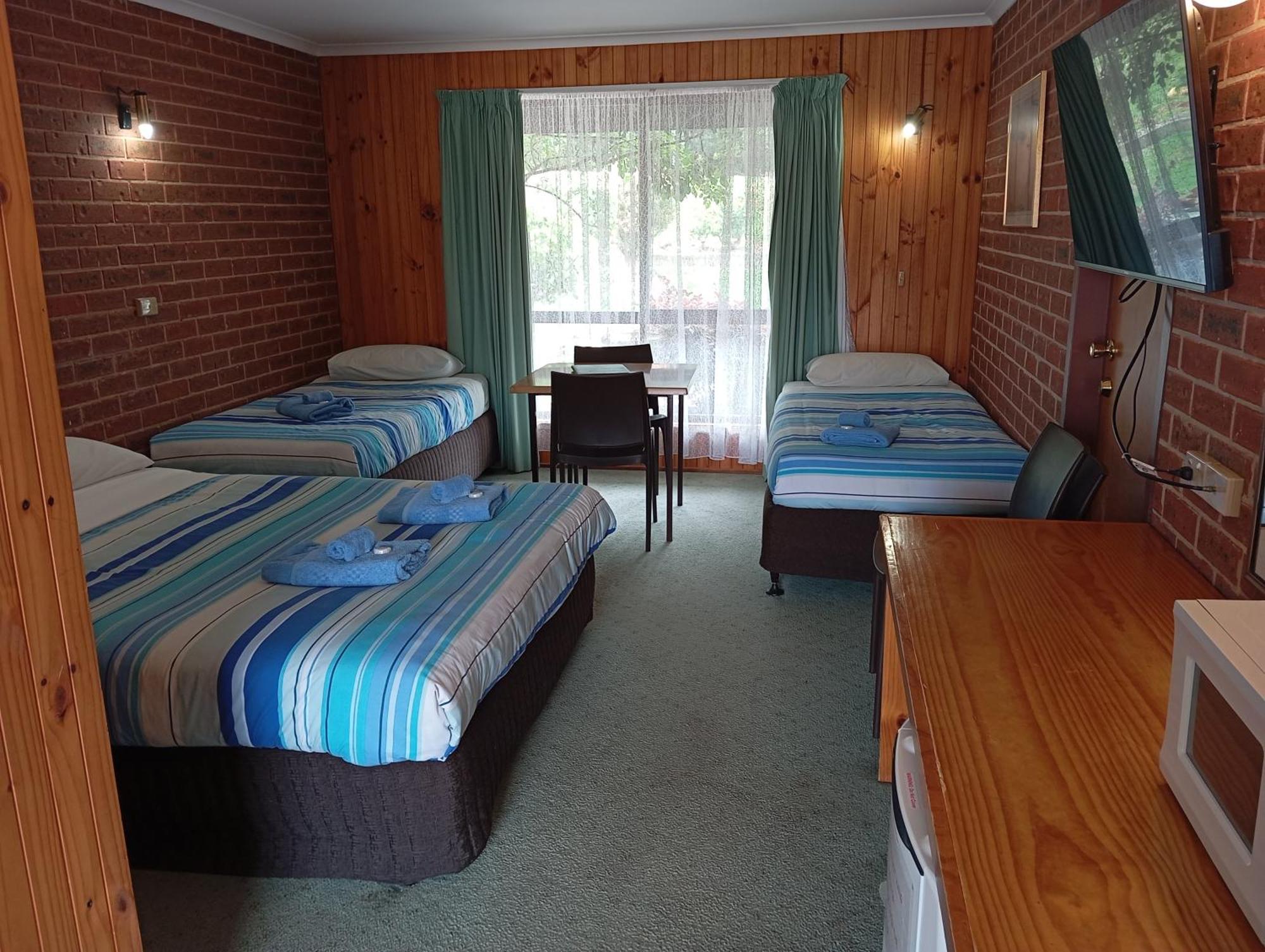 Orbost Country Road Motor Inn Bagian luar foto